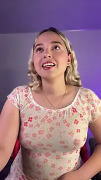 Snapshot of Irisweet_ chatting on January 16, 2026, 10:36 pm Irisweet online show from January 16, 2026, 10:36 pm