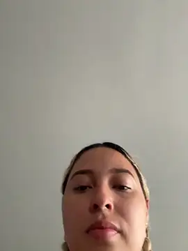 Snapshot of Irisweet_ chatting on February 26, 2026, 2:05 pm Irisweet online show from February 26, 2026, 2:05 pm