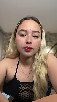 Snapshot of Irisweet_ chatting on March 8, 2026, 3:38 pm Irisweet online show from March 8, 2026, 3:38 pm