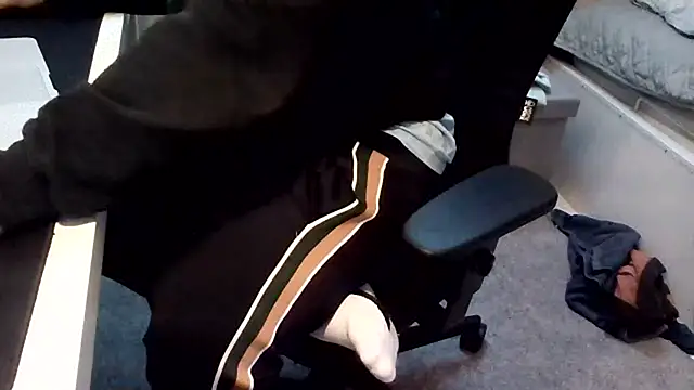 Snapshot of Luishorny19 chatting on December 8, 2024, 2:19 pm Luishorny19 online show from December 8, 2024, 2:19 pm