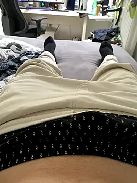 Snapshot of Luishorny19 chatting on September 18, 2025, 12:51 pm Luishorny19 online show from September 18, 2025, 12:51 pm