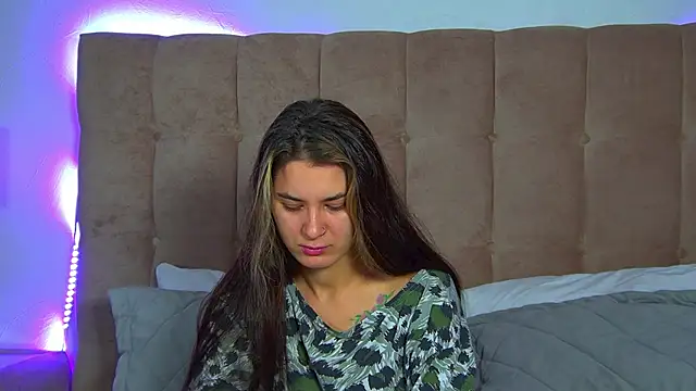 RachelSimpson online show from November 8, 2025, 6:18 pm