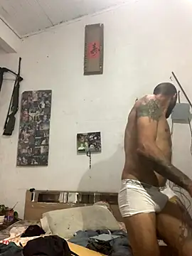 raphadoors19 online show from November 19, 2025, 2:55 am