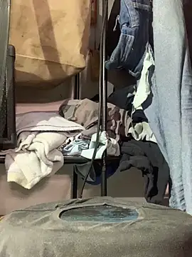 Snapshot of raphadoors19 chatting on December 21, 2025, 12:01 pm raphadoors19 online show from December 21, 2025, 12:01 pm