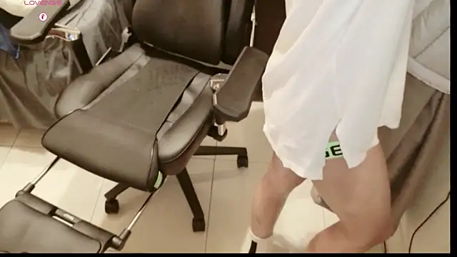 Snapshot of Canto-Dvng chatting on November 13, 2025, 3:55 pm Canto-Dvng online show from November 13, 2025, 3:55 pm