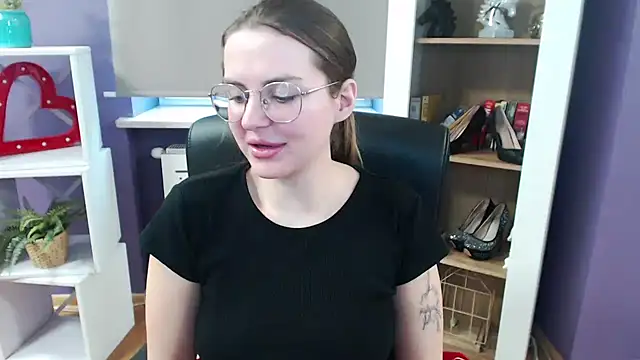 Zoey Erotic online show from February 24, 2025, 9:00 am