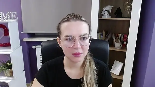 Zoey Erotic online show from November 13, 2025, 5:28 am