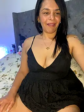 Snapshot of Kataliina chatting on December 4, 2025, 7:39 am Kataliina online show from December 4, 2025, 7:39 am