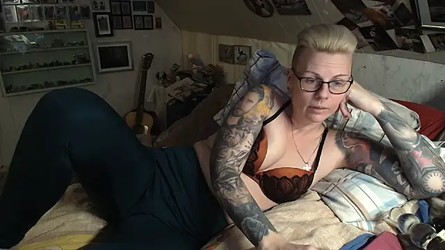 MaryG online show from February 11, 2025, 4:35 pm