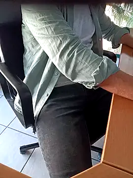 Snapshot of Laviestbelle chatting on November 3, 2025, 2:29 pm Laviestbelle online show from November 3, 2025, 2:29 pm