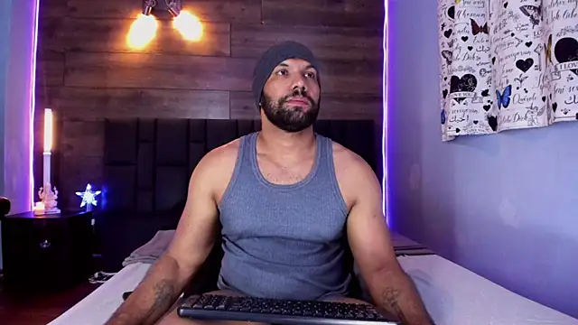 Snapshot of anthonylatynxd chatting on December 14, 2025, 12:05 am anthonylatynxd online show from December 14, 2025, 12:05 am