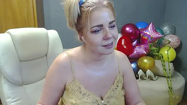 Cute sun online show from December 22, 2024, 11:41 pm