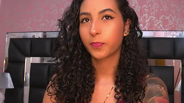 Snapshot of agatha_collins_ chatting on January 24, 2025, 7:18 pm agatha collins online show from January 24, 2025, 7:18 pm
