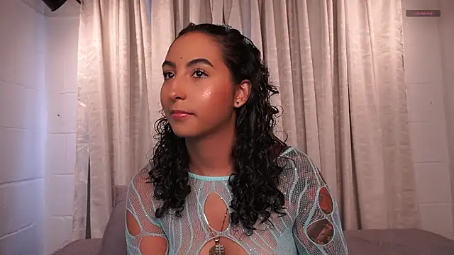 Snapshot of agatha_collins_ chatting on September 17, 2025, 7:15 pm agatha collins online show from September 17, 2025, 7:15 pm