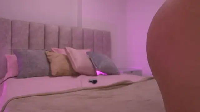 violeta aroca online show from November 6, 2025, 3:07 am