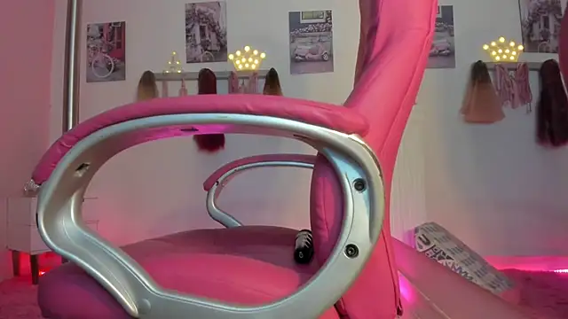 CAMILA--REY online show from February 7, 2025, 1:11 pm