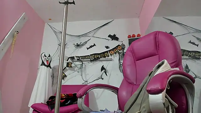 CAMILA--REY online show from October 23, 2025, 10:30 pm