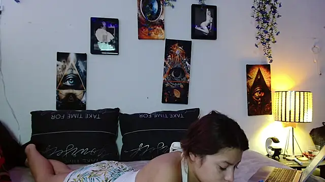 3littleschoolteens online show from September 17, 2025, 3:46 pm