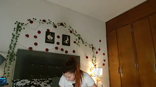 3littleschoolteens online show from February 15, 2026, 9:33 pm