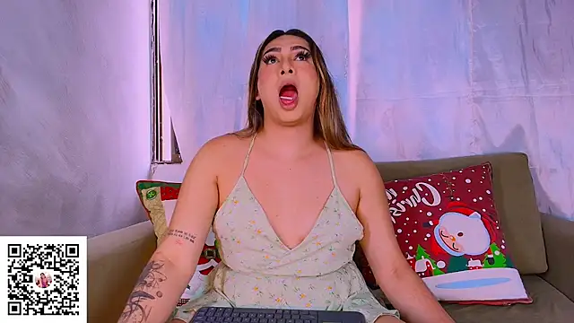 ISABELLASSMITH online show from November 28, 2025, 6:10 pm