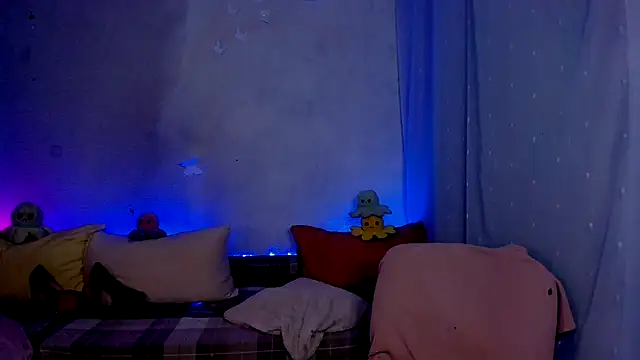 LickLizzy online show from February 4, 2025, 6:04 am