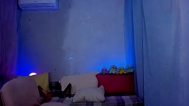 LickLizzy online show from February 6, 2025, 11:15 pm