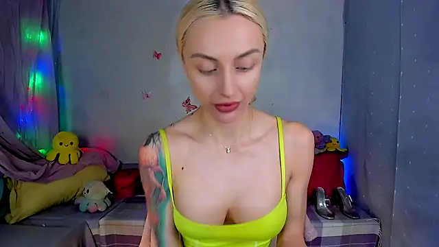 LickLizzy online show from November 2, 2025, 4:48 am