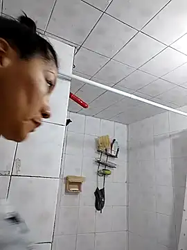 LaInsaciableIntensa online show from October 27, 2025, 6:01 pm