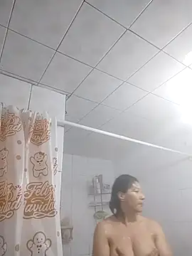 LaInsaciableIntensa online show from December 17, 2025, 4:35 pm