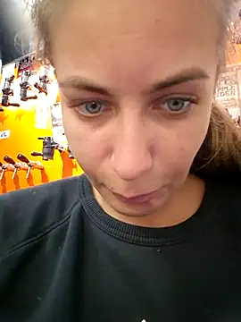 Keli Jessi online show from November 1, 2025, 7:38 pm