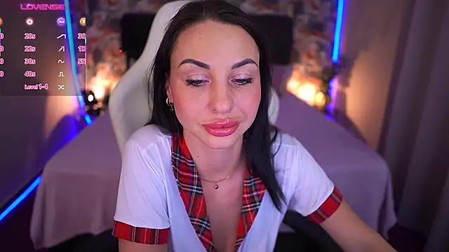 KristiiMax online show from December 4, 2025, 4:27 pm