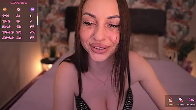 Snapshot of KristiiMax chatting on April 18, 2026, 9:37 pm KristiiMax online show from April 18, 2026, 9:37 pm