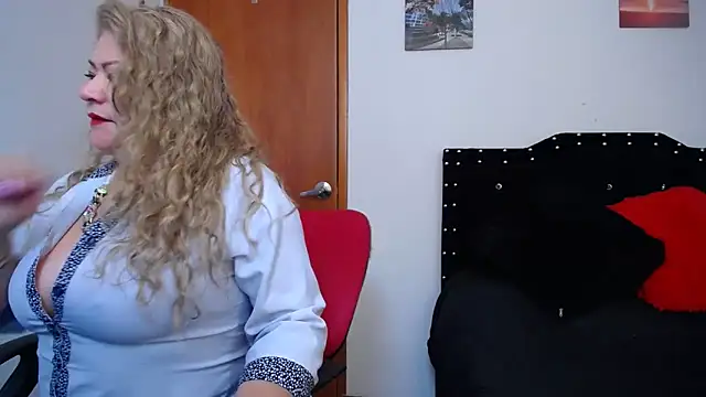 Ursulawhite69 online show from January 27, 2025, 3:07 pm