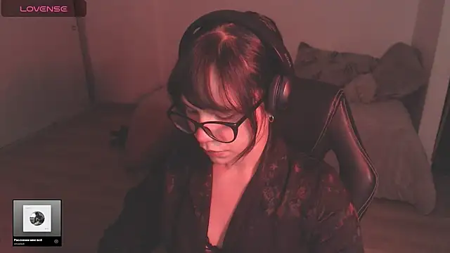 Snapshot of modjo_ chatting on December 15, 2025, 3:00 am modjo online show from December 15, 2025, 3:00 am