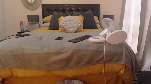 Snapshot of Creamyass22 chatting on December 27, 2024, 2:12 pm Creamyass22 online show from December 27, 2024, 2:12 pm