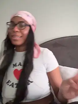 Snapshot of CandyLuxxxx chatting on January 26, 2025, 8:02 pm CandyLuxxxx online show from January 26, 2025, 8:02 pm