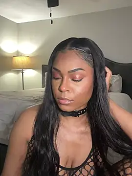 Snapshot of CandyLuxxxx chatting on February 2, 2025, 11:08 am CandyLuxxxx online show from February 2, 2025, 11:08 am