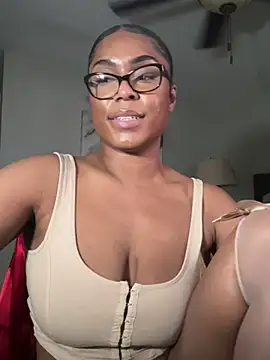 Snapshot of CandyLuxxxx chatting on March 1, 2025, 9:37 pm CandyLuxxxx online show from March 1, 2025, 9:37 pm