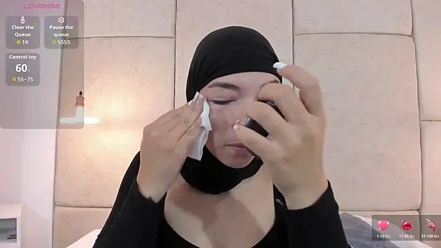 aisha vs online show from January 17, 2026, 12:21 pm