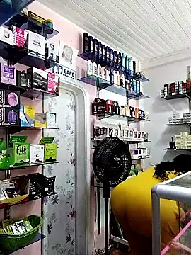 Snapshot of keilymadam chatting on December 4, 2025, 1:53 pm keilymadam online show from December 4, 2025, 1:53 pm