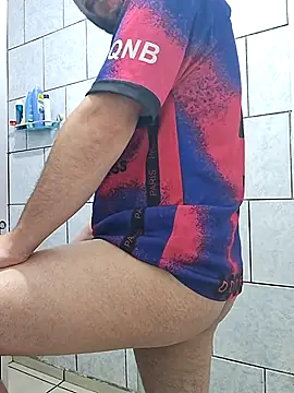 Snapshot of Mael220 chatting on September 21, 2025, 1:35 pm Mael220 online show from September 21, 2025, 1:35 pm