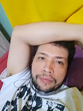 Snapshot of Mael220 chatting on September 28, 2025, 1:55 am Mael220 online show from September 28, 2025, 1:55 am