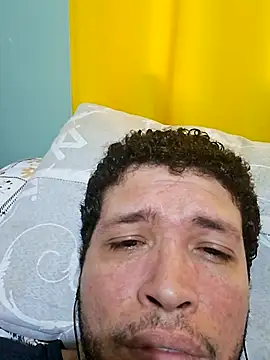 Snapshot of Mael220 chatting on October 27, 2025, 9:30 pm Mael220 online show from October 27, 2025, 9:30 pm