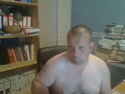 manubm03 online show from May 26, 2026, 10:33 am