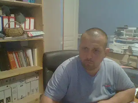 manubm03 online show from May 27, 2026, 4:26 pm