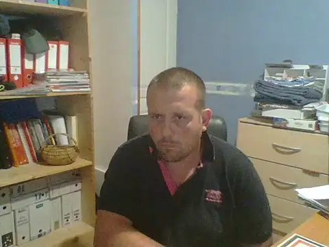 manubm03 online show from June 12, 2026, 1:10 pm
