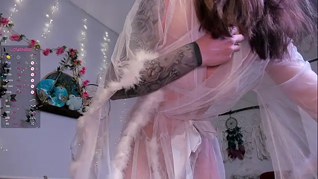 Snapshot of Kiralotus chatting on February 6, 2026, 5:12 am Kiralotus online show from February 6, 2026, 5:12 am