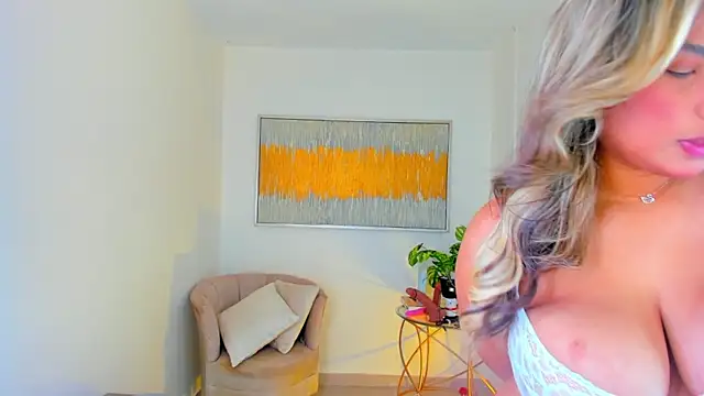 Snapshot of Carlota_peach chatting on January 22, 2025, 2:59 am Carlota peach online show from January 22, 2025, 2:59 am