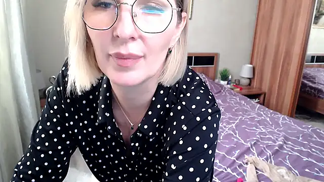 Snapshot of sensualEmilia chatting on March 20, 2026, 10:09 am sensualEmilia online show from March 20, 2026, 10:09 am