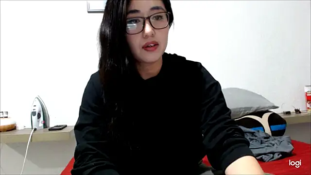 Snapshot of YummymeowW chatting on December 29, 2024, 4:48 am YummymeowW online show from December 29, 2024, 4:48 am